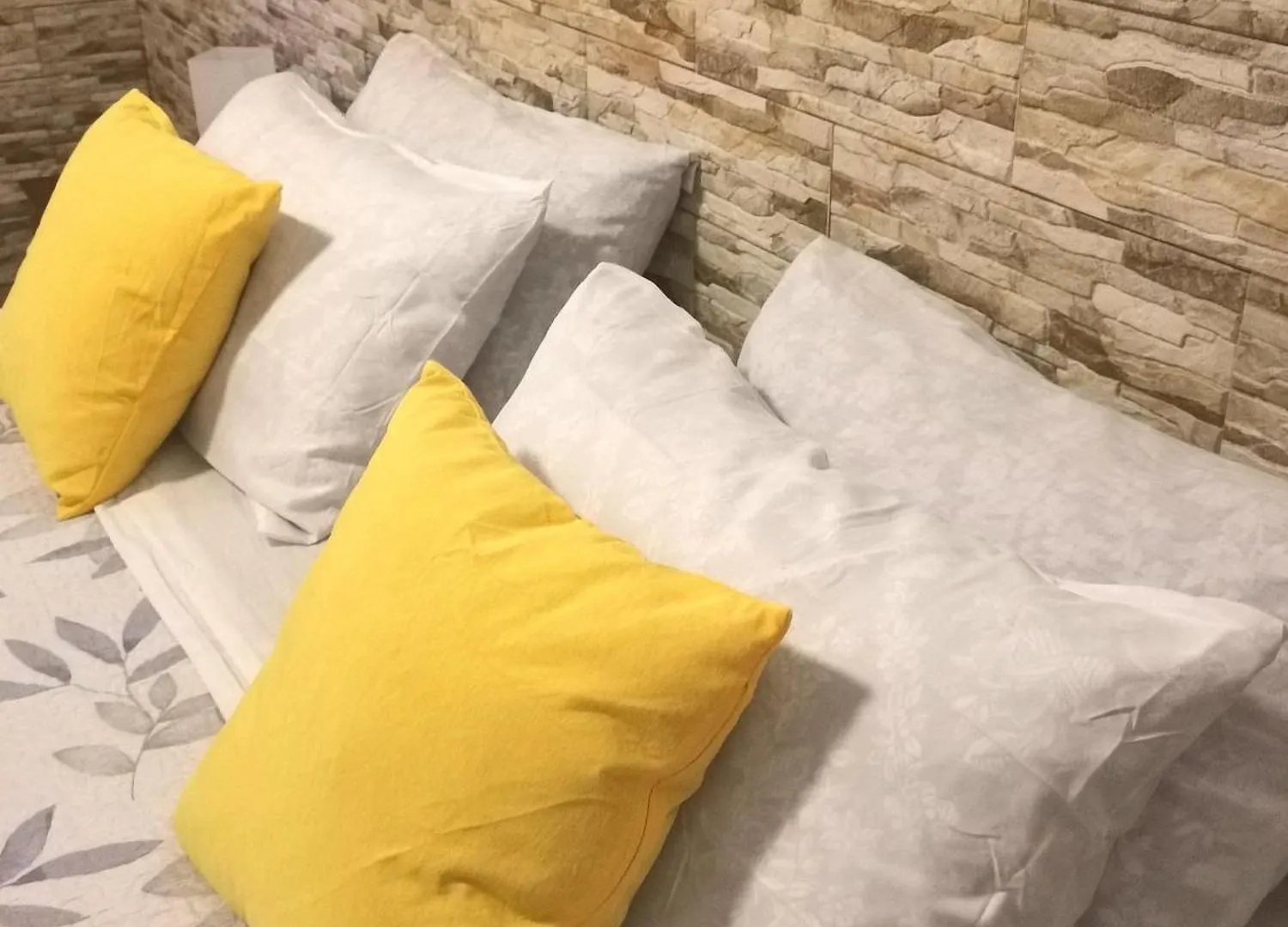 Guest house Eden Guesthouse Sardina Spain