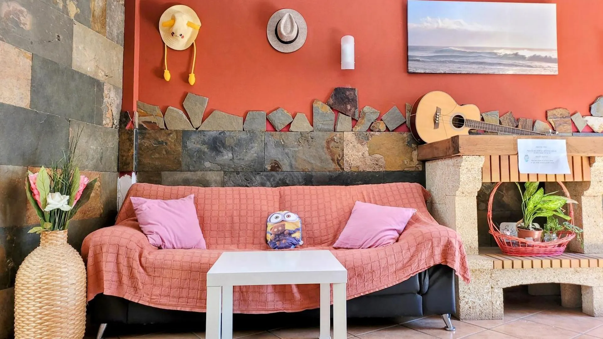 Eden Guesthouse Sardina Spain