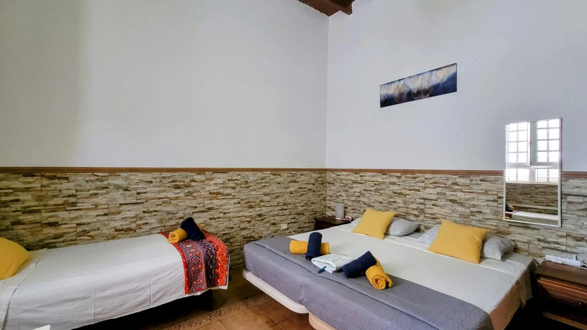 Eden Guesthouse Sardina بيت ضيافة